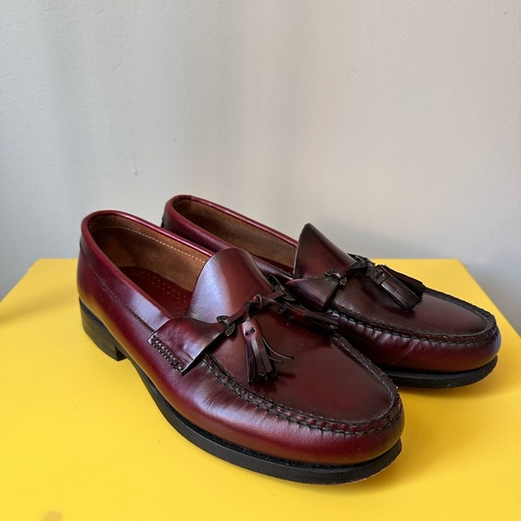 G.H. Bass & Co. Other - GH Bass Tassel Loafers in maroon